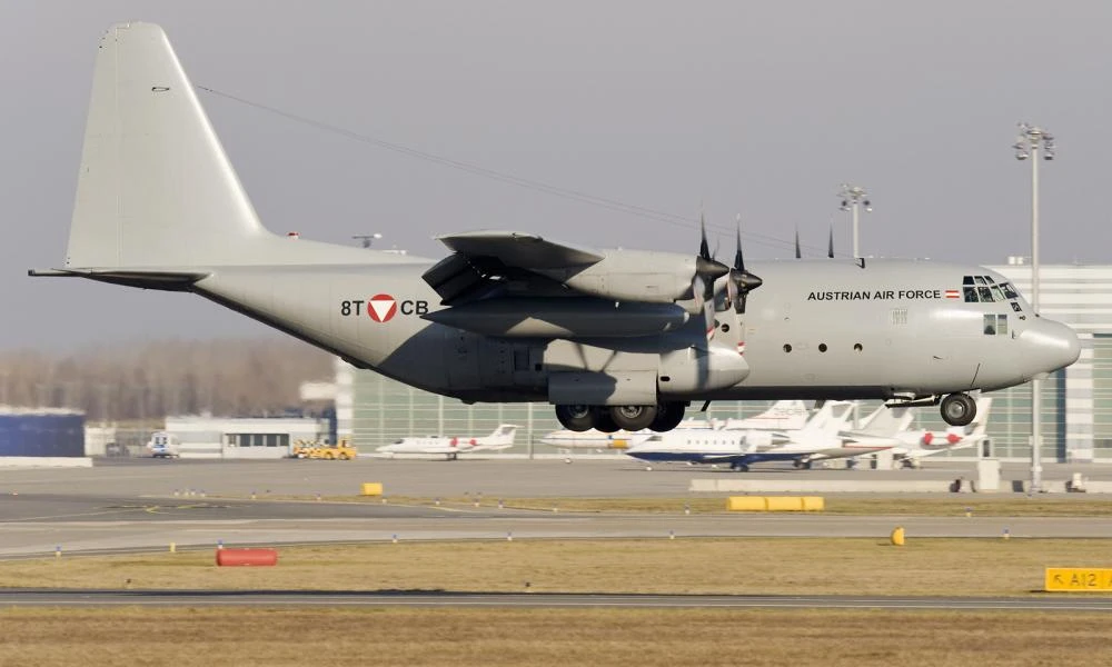 Αυστρία: Τεχνικό πρόβλημα καθήλωσε C-130 προτού αναχωρήσει για το Ισραήλ για τον επαναπατρισμό πολιτών